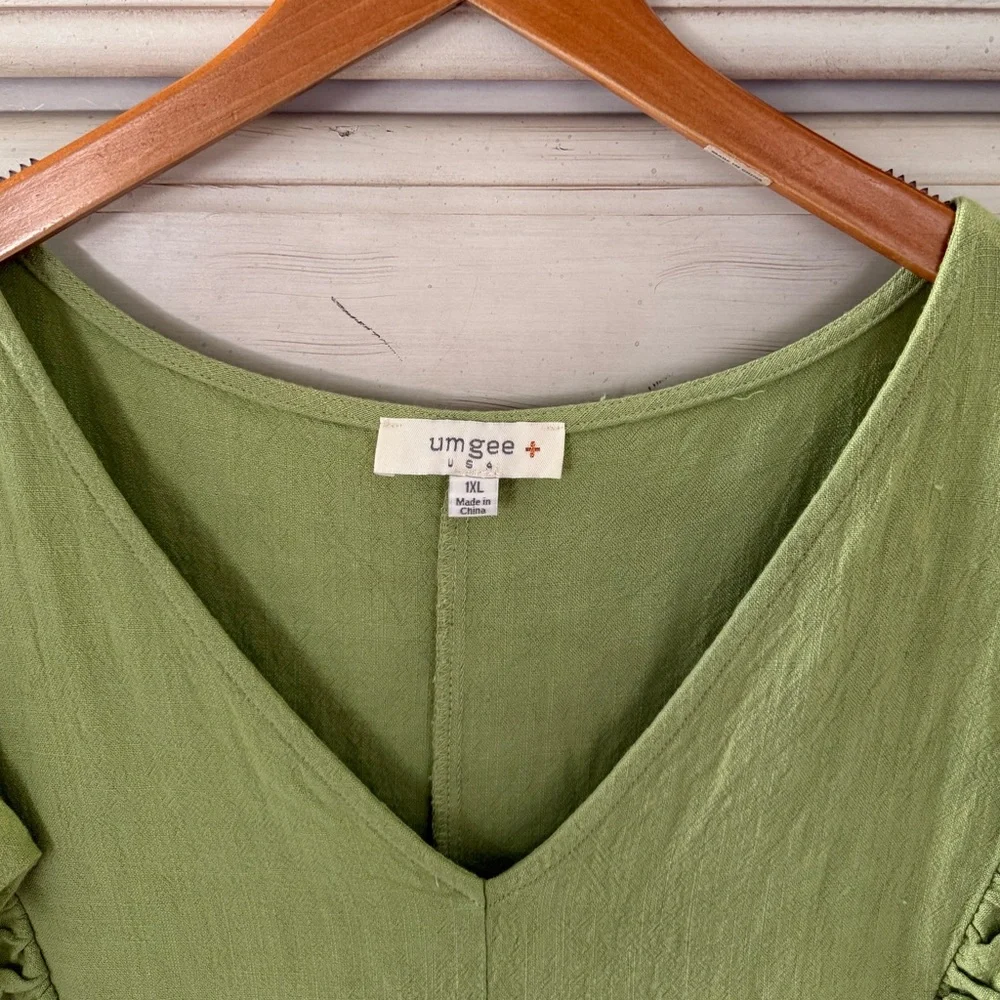 Sleeveless Ruffle V-Neck Top - Green